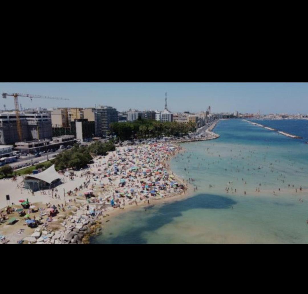 Casa Vacanze Manthy Posizione Centrale Μπάρι Εξωτερικό φωτογραφία
